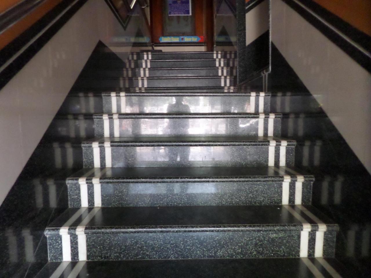 Hotel Padma Nashik Exterior foto